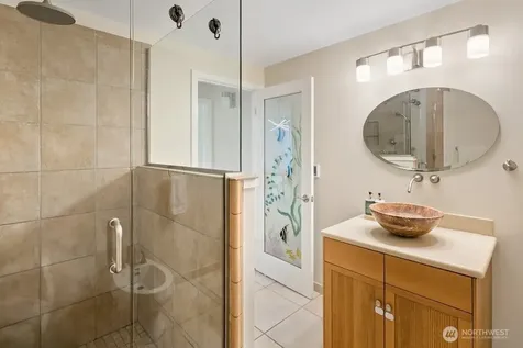 15936 76th Place NE Kenmore WA 98028
