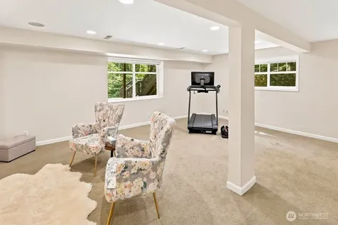 15936 76th Place NE Kenmore WA 98028