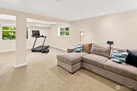 15936 76th Place NE Kenmore WA 98028