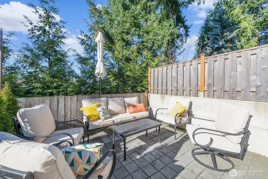 7511 41st Avenue NE Seattle WA 98115