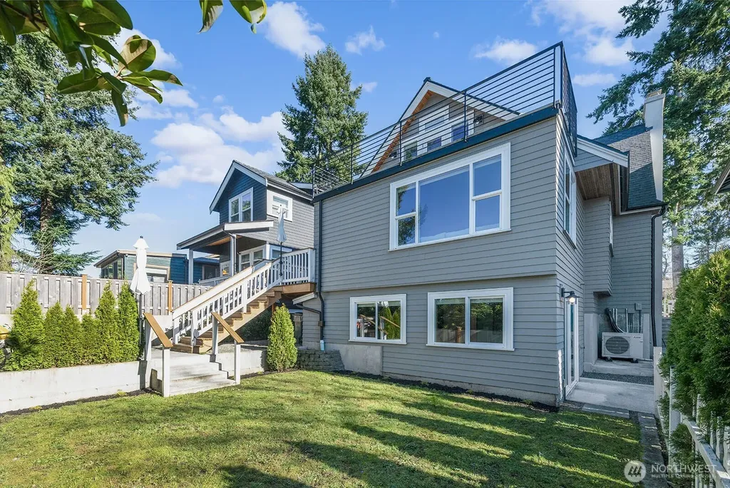 7511 41st Avenue NE Seattle WA 98115