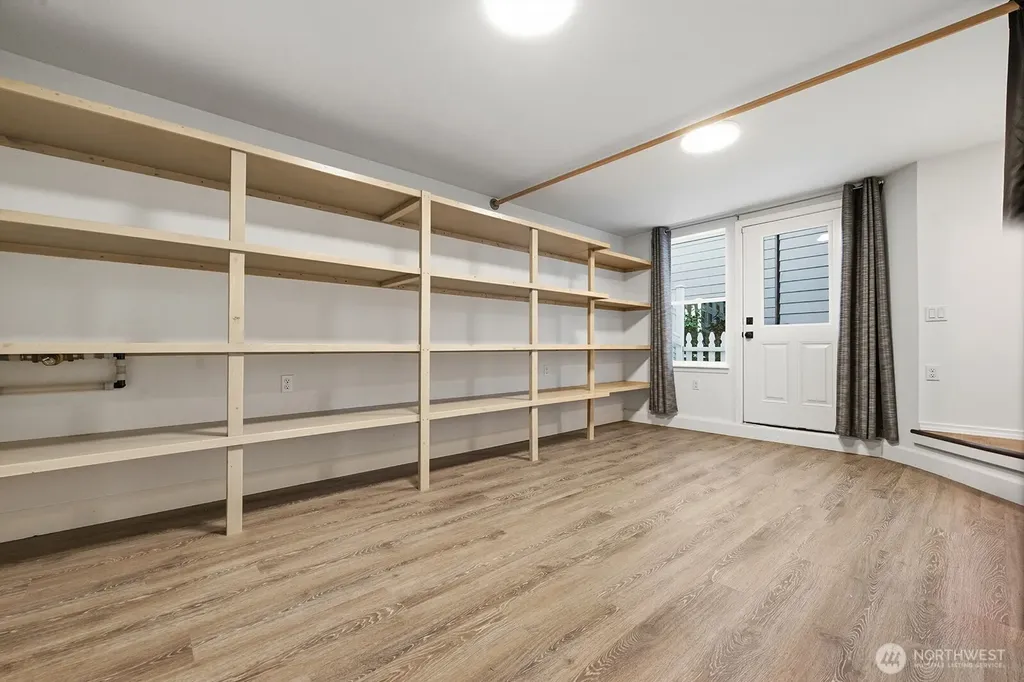 7511 41st Avenue NE Seattle WA 98115