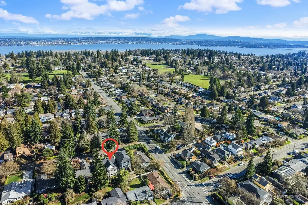 7511 41st Avenue NE Seattle WA 98115