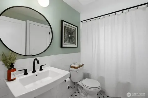 7511 41st Avenue NE Seattle WA 98115