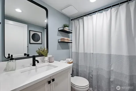 7511 41st Avenue NE Seattle WA 98115