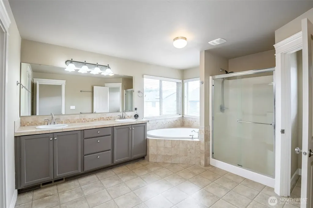4442 Logan Drive NE Lacey WA 98516
