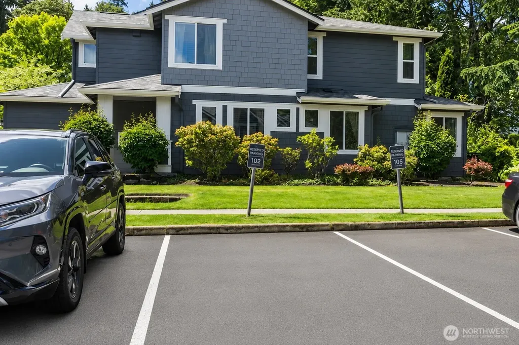 5501 Lakemont Boulevard SE Bellevue WA 98006