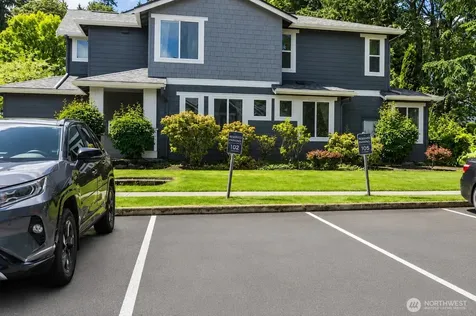 5501 Lakemont Boulevard SE Bellevue WA 98006