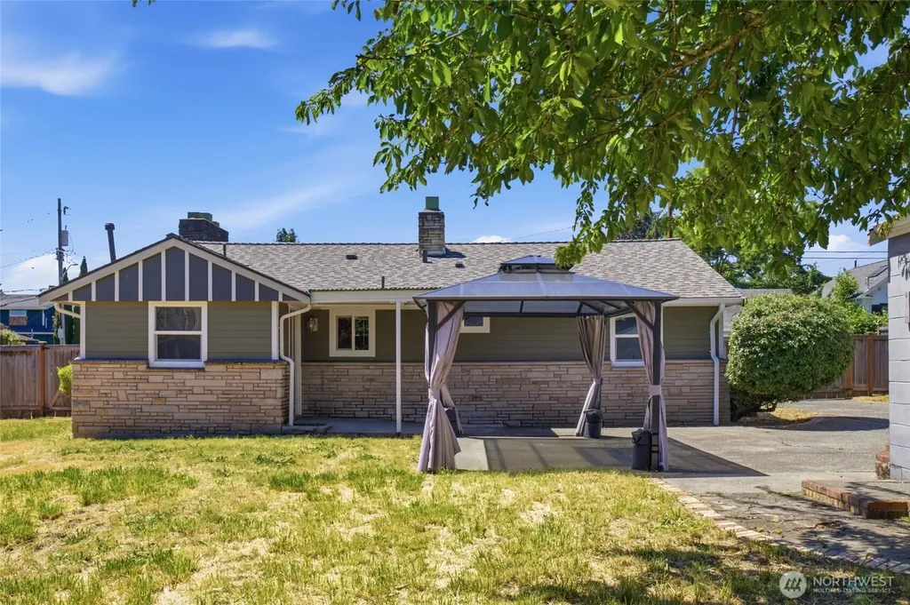 5968 44th Avenue S Seattle WA 98118