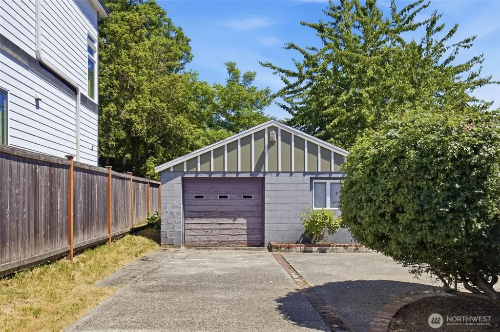 5968 44th Avenue S Seattle WA 98118