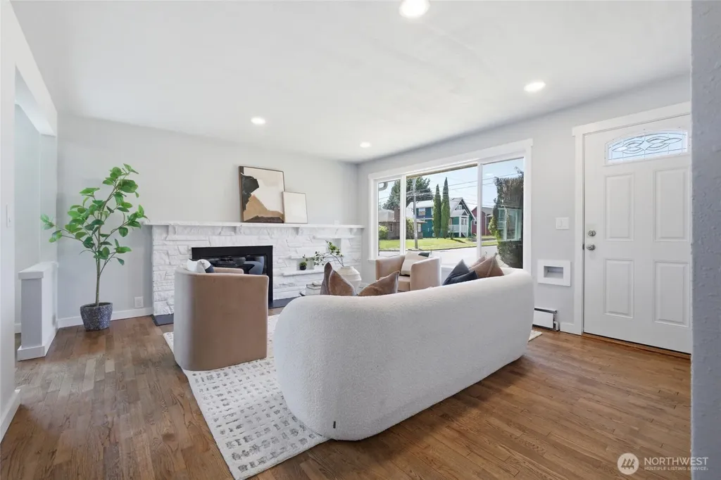 5968 44th Avenue S Seattle WA 98118