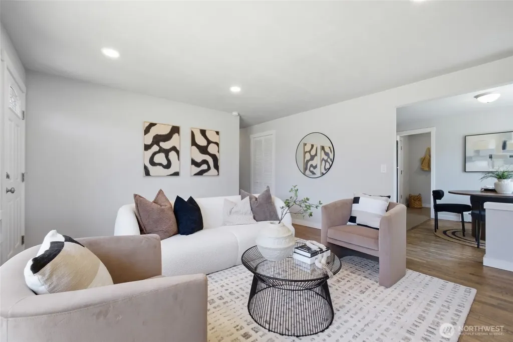 5968 44th Avenue S Seattle WA 98118