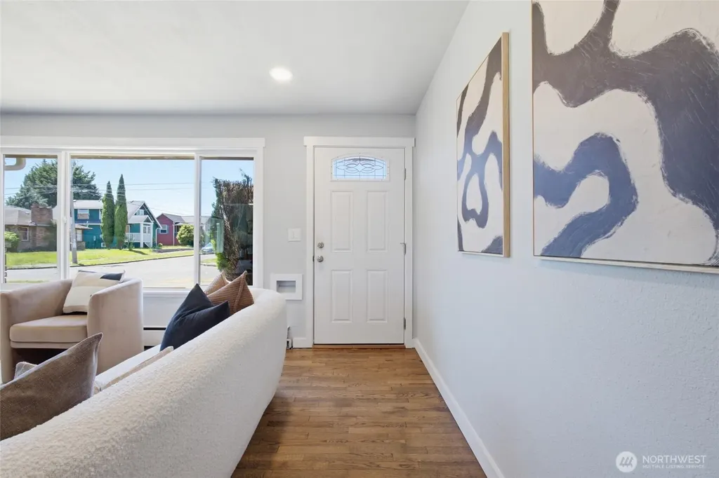 5968 44th Avenue S Seattle WA 98118