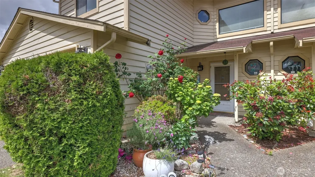 24931 109th Place SE Kent WA 98030