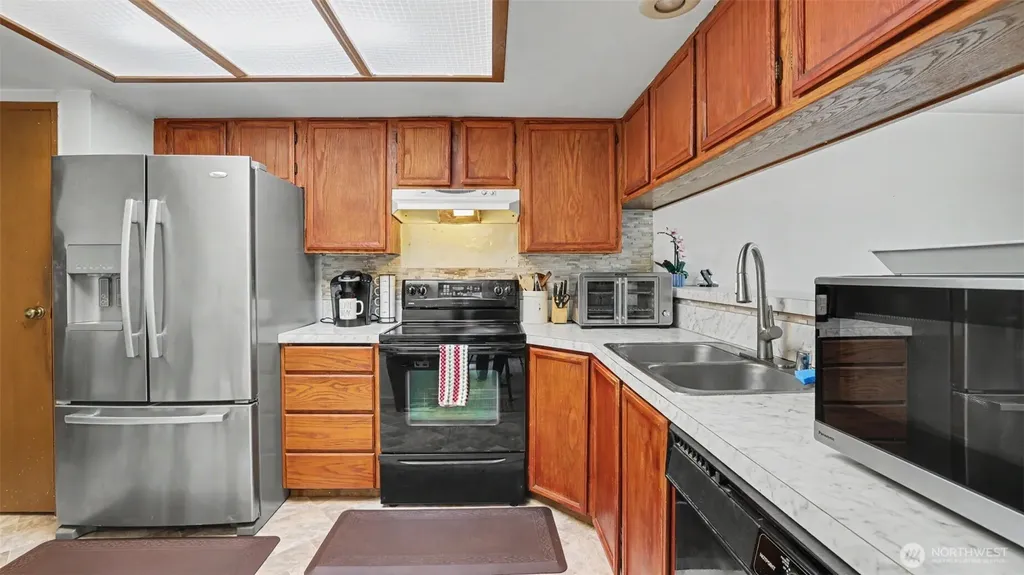 24931 109th Place SE Kent WA 98030