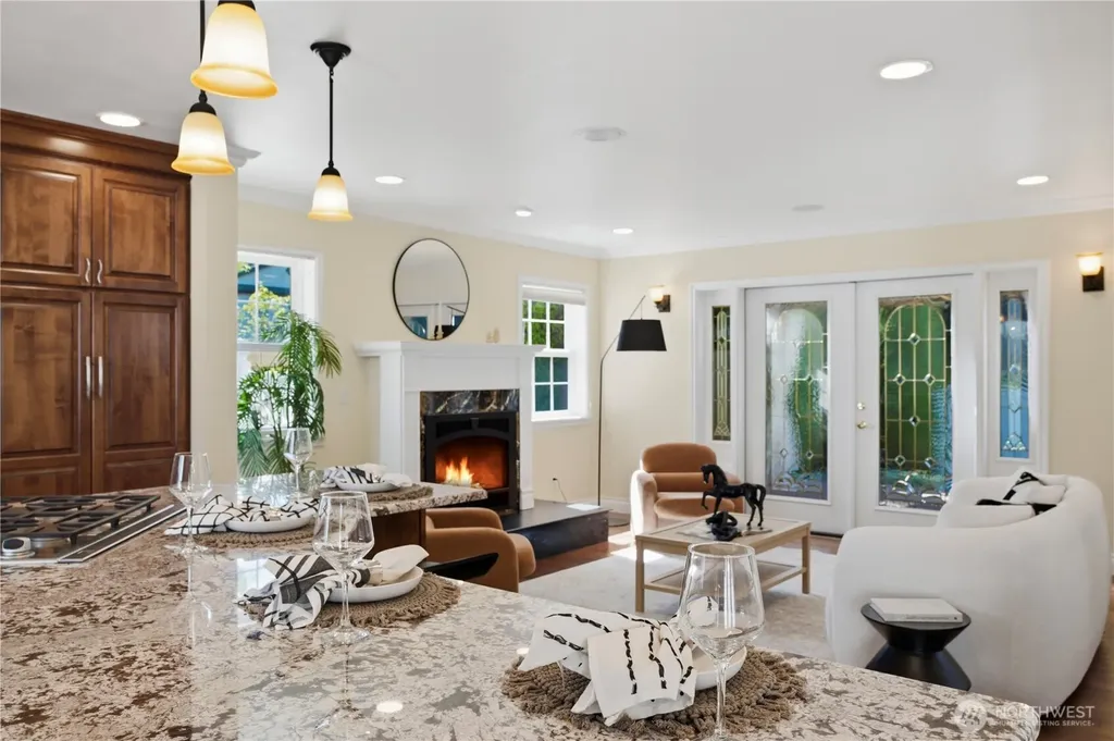 12832 NE 70th Place Kirkland WA 98033