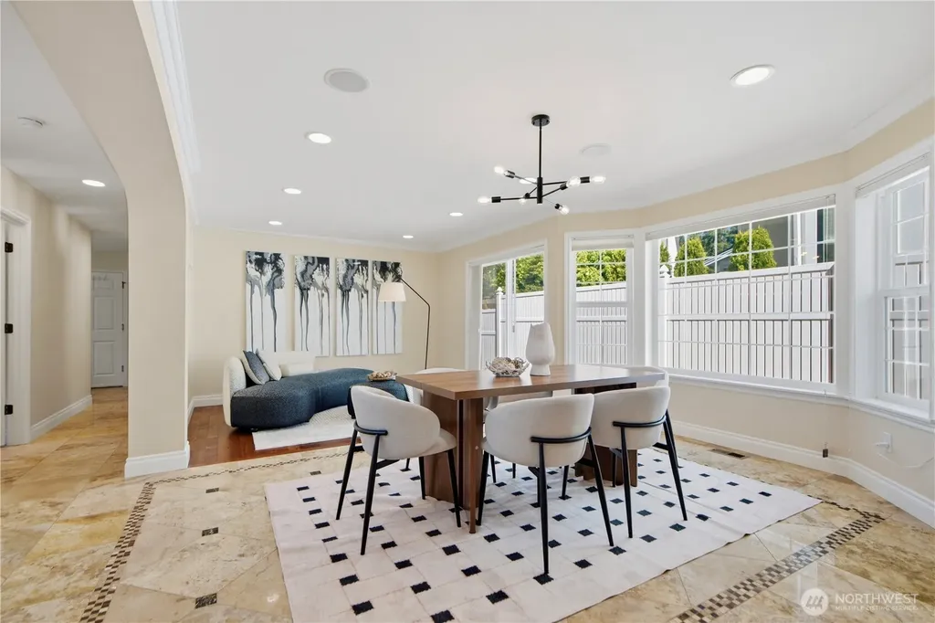 12832 NE 70th Place Kirkland WA 98033