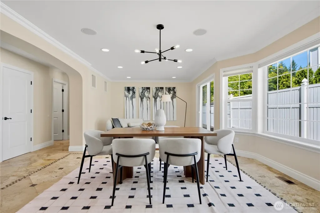 12832 NE 70th Place Kirkland WA 98033