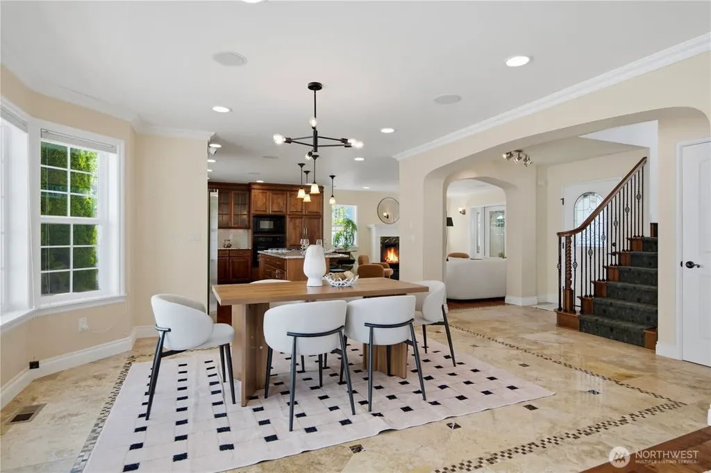 12832 NE 70th Place Kirkland WA 98033