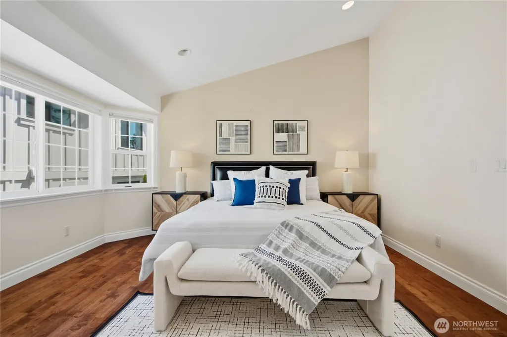 12832 NE 70th Place Kirkland WA 98033