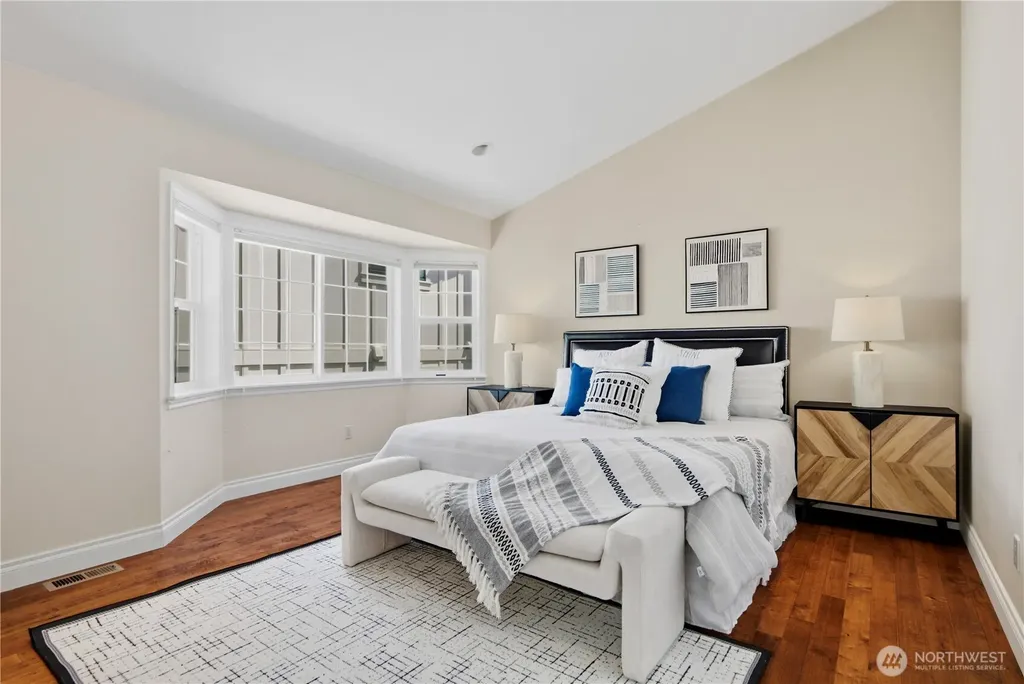 12832 NE 70th Place Kirkland WA 98033