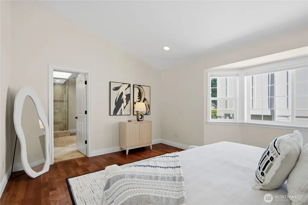 12832 NE 70th Place Kirkland WA 98033