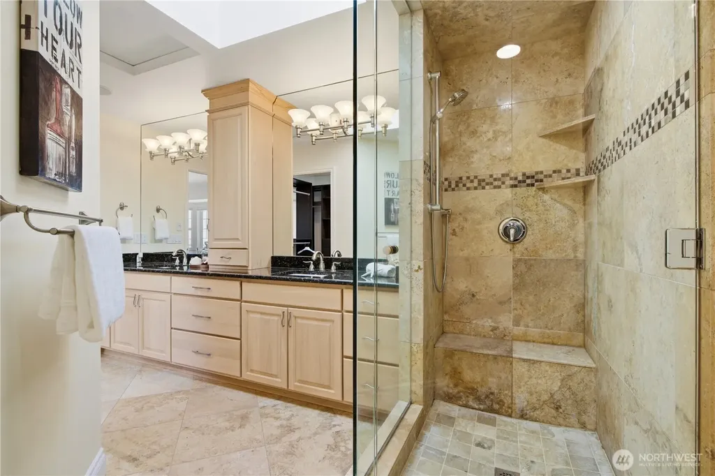 12832 NE 70th Place Kirkland WA 98033