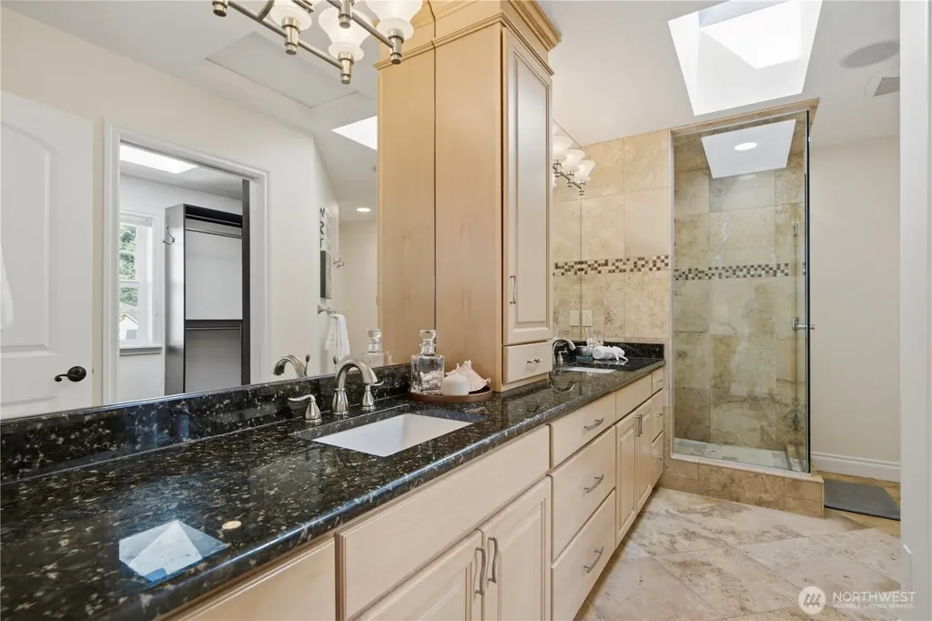 12832 NE 70th Place Kirkland WA 98033