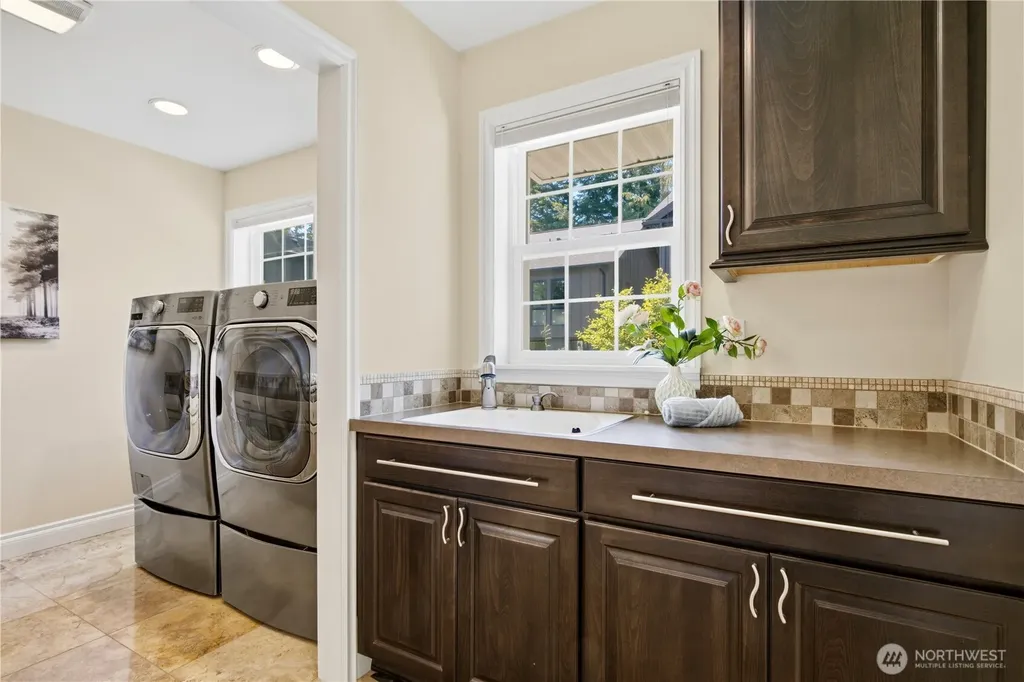 12832 NE 70th Place Kirkland WA 98033