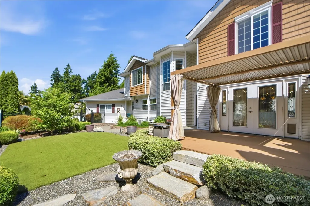 12832 NE 70th Place Kirkland WA 98033