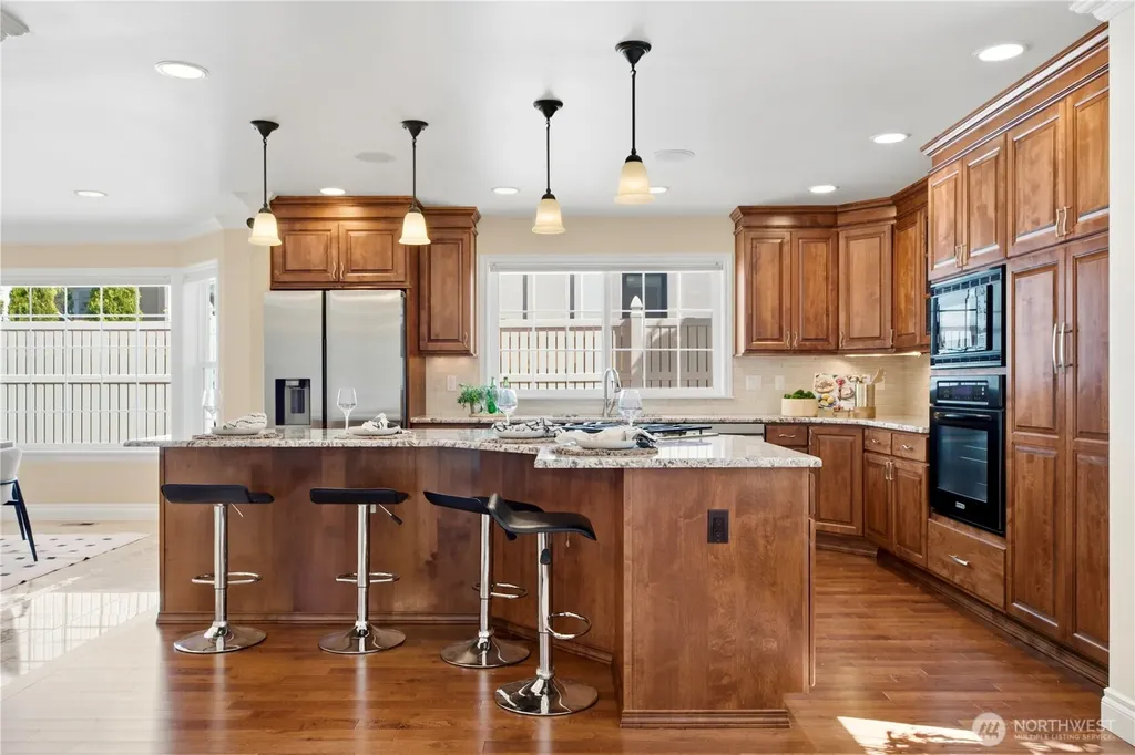 12832 NE 70th Place Kirkland WA 98033