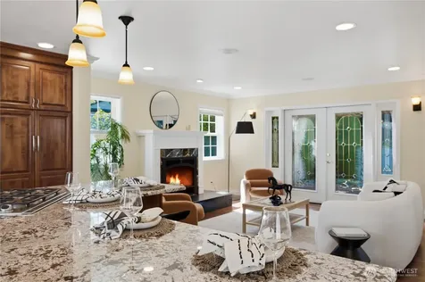 12832 NE 70th Place Kirkland WA 98033