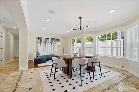 12832 NE 70th Place Kirkland WA 98033