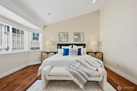 12832 NE 70th Place Kirkland WA 98033