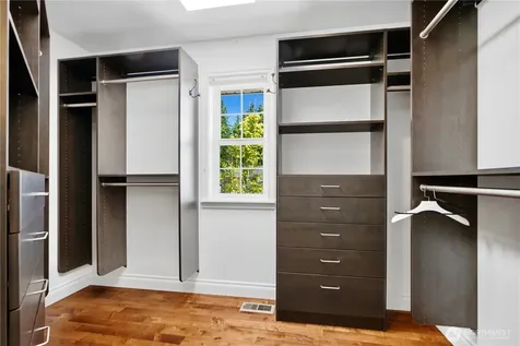 12832 NE 70th Place Kirkland WA 98033