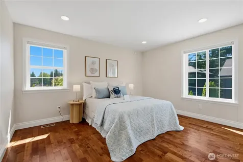 12832 NE 70th Place Kirkland WA 98033
