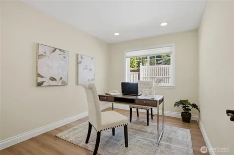 12832 NE 70th Place Kirkland WA 98033