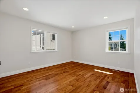 12832 NE 70th Place Kirkland WA 98033