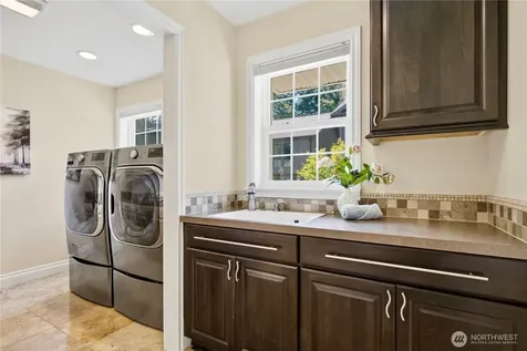 12832 NE 70th Place Kirkland WA 98033