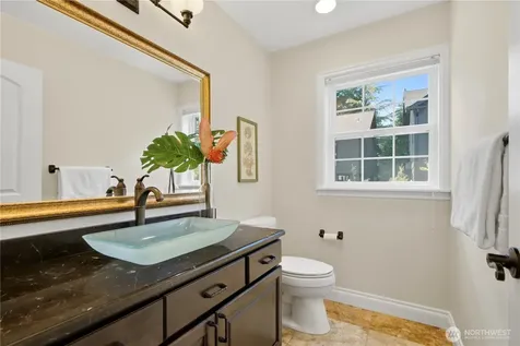 12832 NE 70th Place Kirkland WA 98033