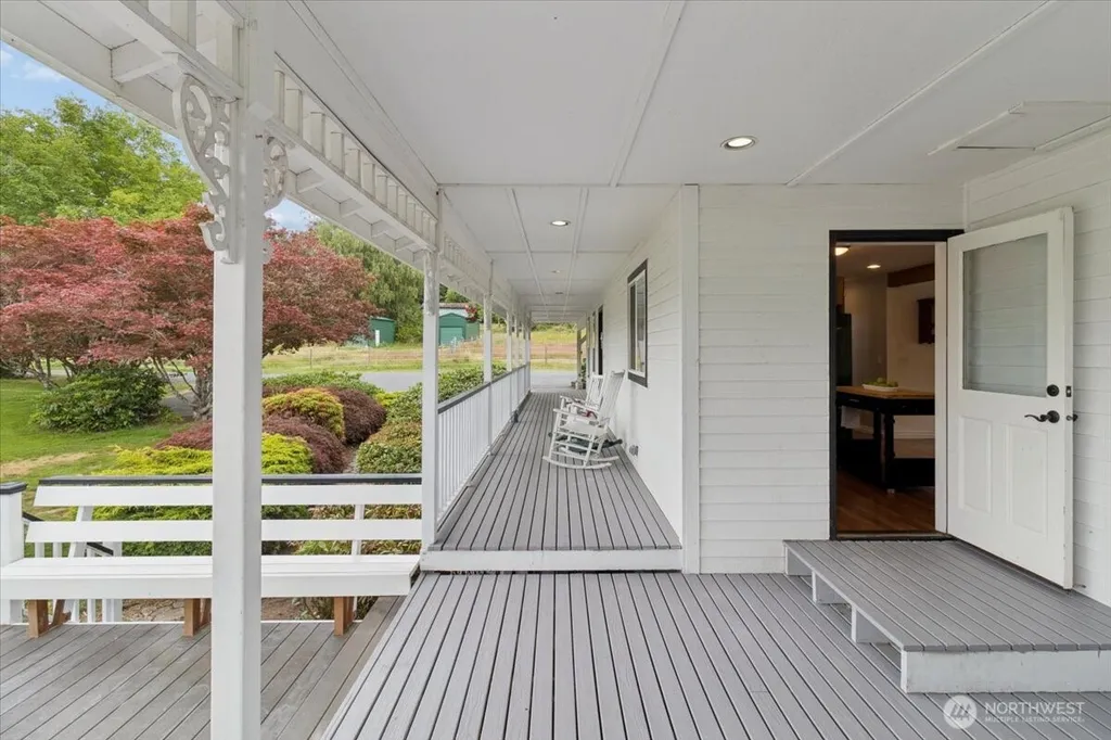 1267 NE Madison Road Poulsbo WA 98370
