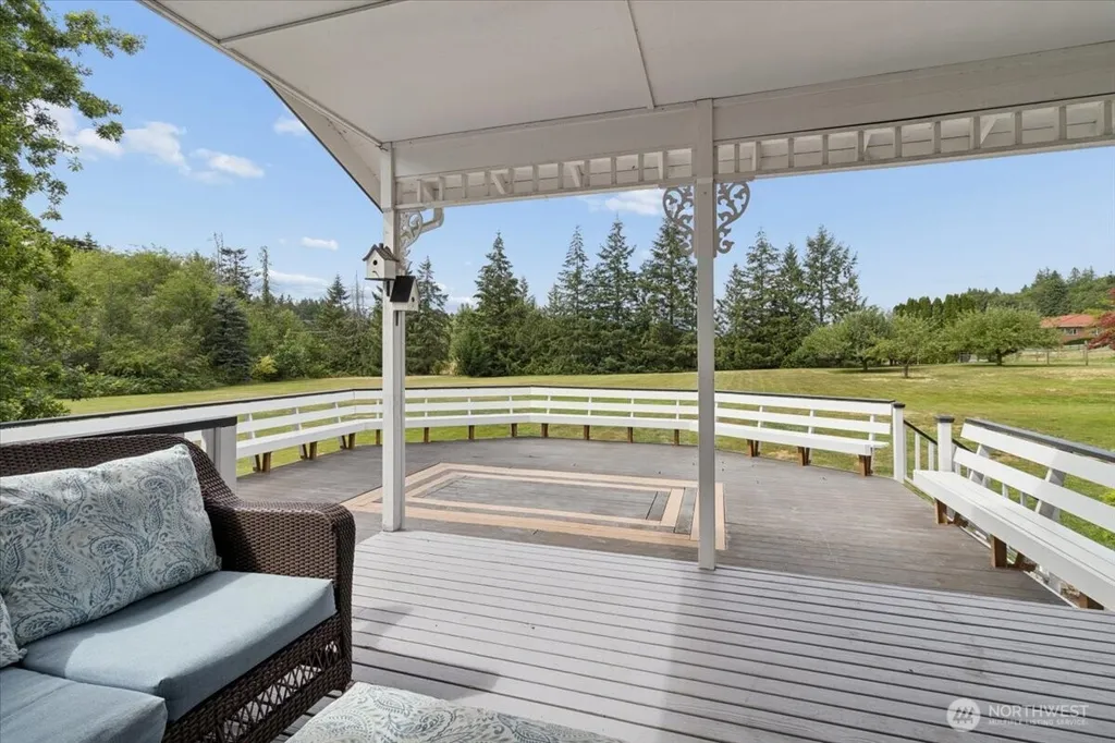 1267 NE Madison Road Poulsbo WA 98370