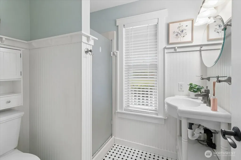1267 NE Madison Road Poulsbo WA 98370