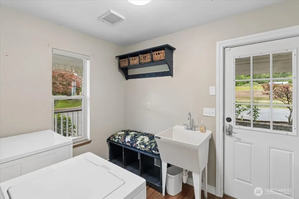 1267 NE Madison Road Poulsbo WA 98370