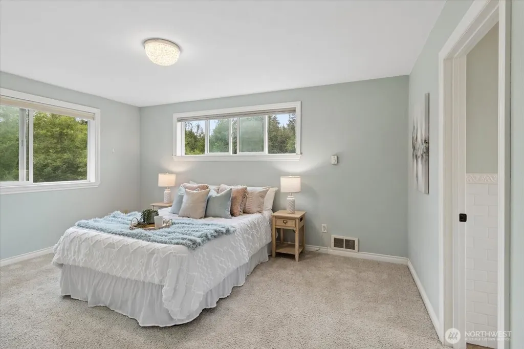 1267 NE Madison Road Poulsbo WA 98370