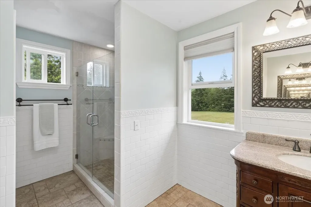 1267 NE Madison Road Poulsbo WA 98370