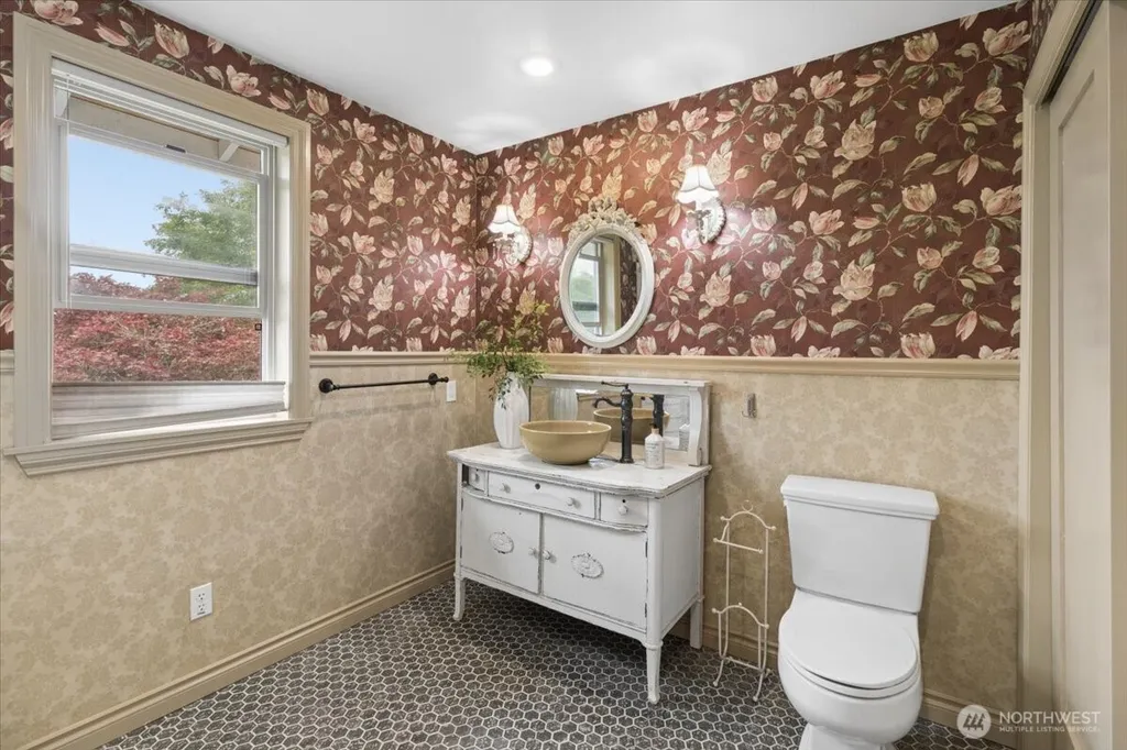 1267 NE Madison Road Poulsbo WA 98370