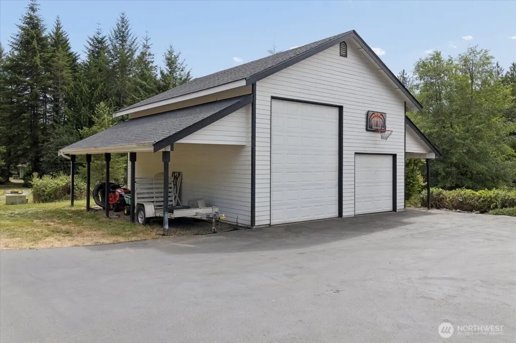 1267 NE Madison Road Poulsbo WA 98370