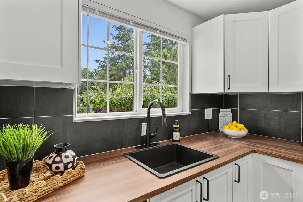 17416 SE 266th Place Covington WA 98042