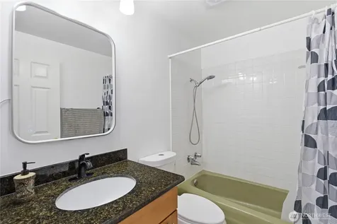 13558 37th Avenue S Tukwila WA 98168